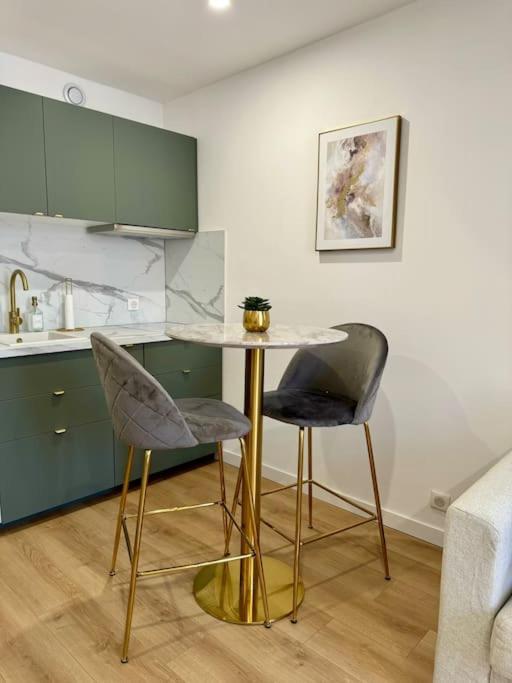 Au Golden Duplex - Centre - Clim - Parking Appartement Narbonne Buitenkant foto